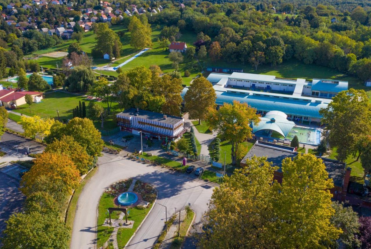 Ferienwohnung Harmonia Vendeghaz 100 Meterre Az Igali Gyogyfuerdotol Exterior foto