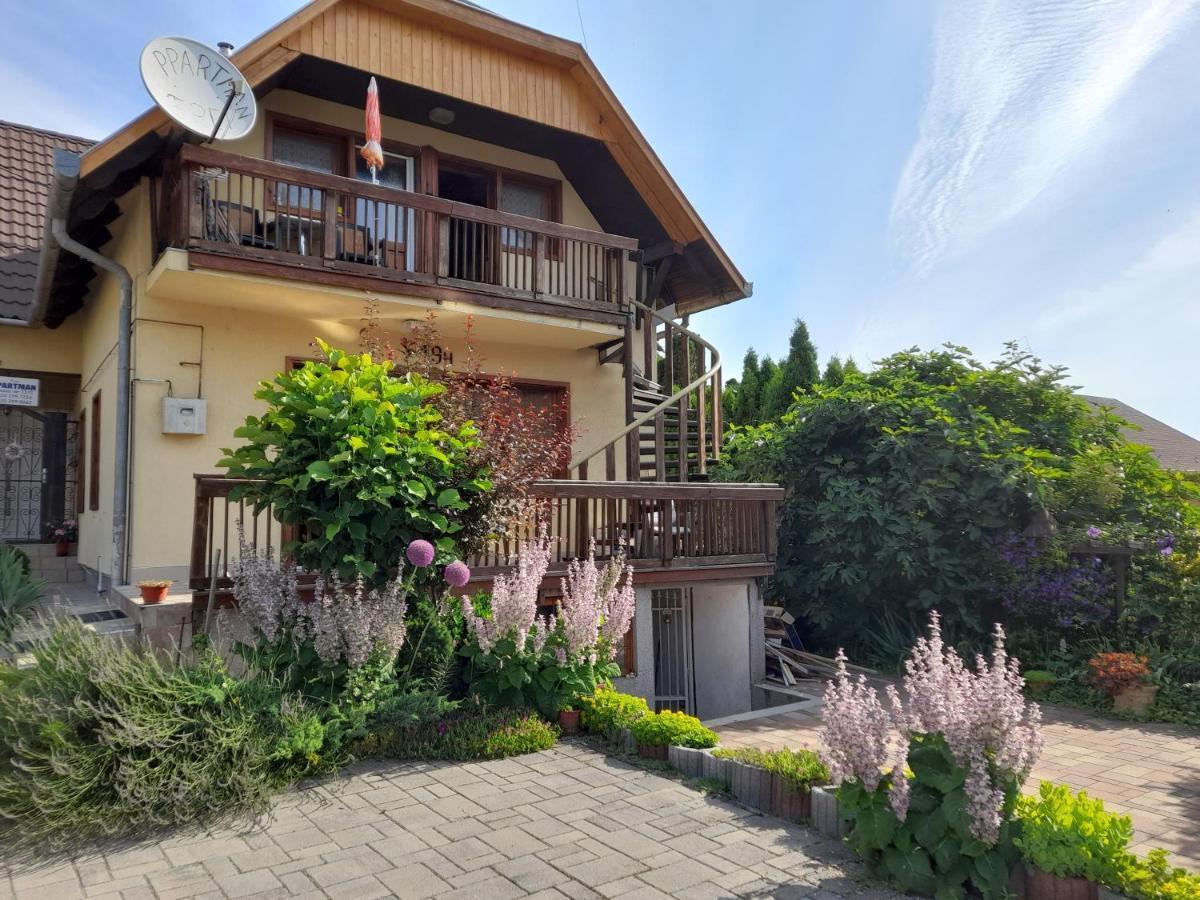 Ferienwohnung Harmonia Vendeghaz 100 Meterre Az Igali Gyogyfuerdotol Exterior foto